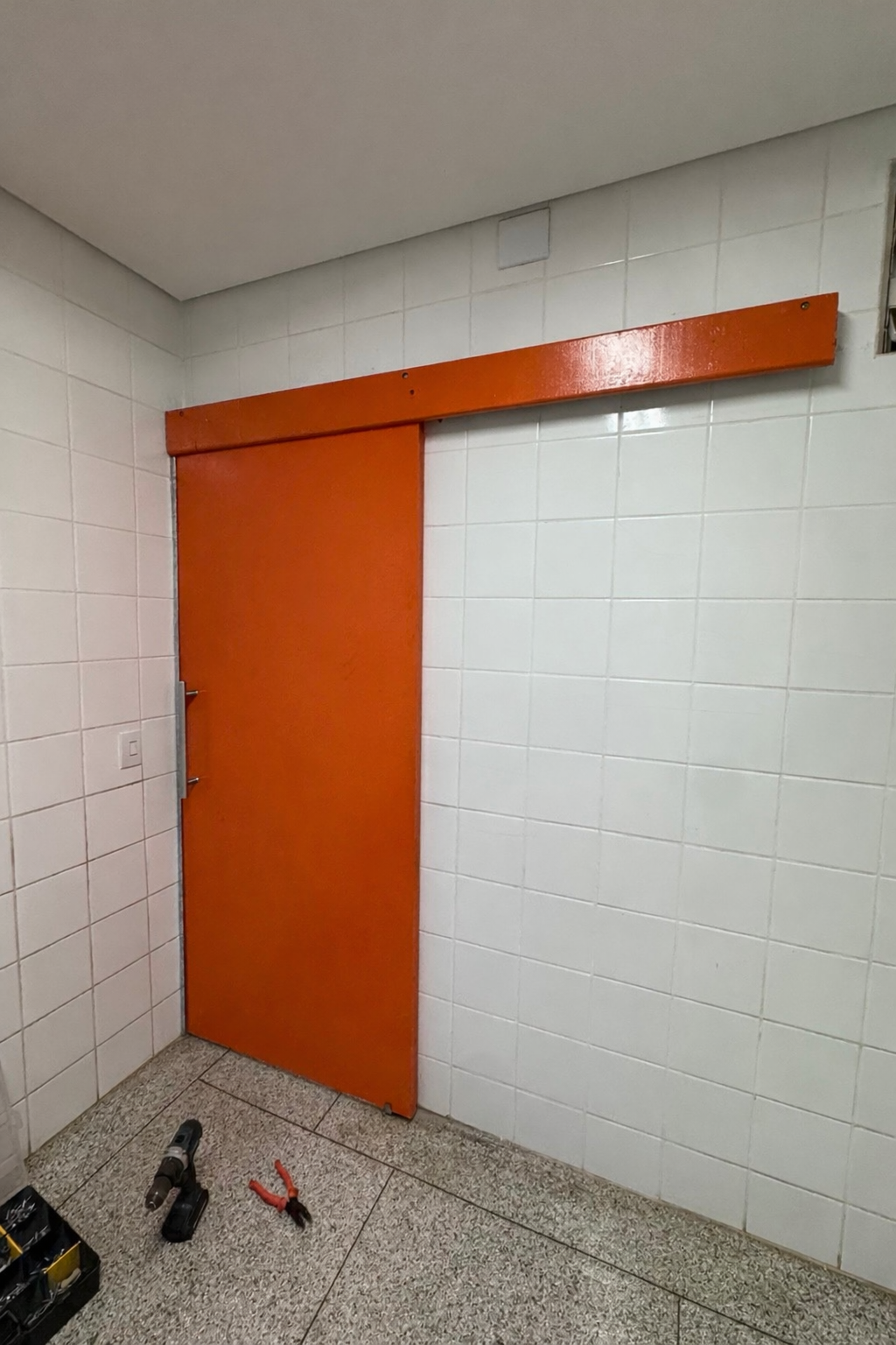 Porta de correr industrial — EXPE OBRAS